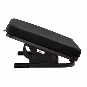 Pēdu balsts MACLEAN MC-460 ergonomisks ar polsterējumu, metāla, neslīdoša pamatne, leņķis -20–20°, max slodze 20 kg, melns