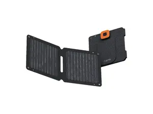 Xtorm SolarBooster 14W Salokāmais saules panelis Āra universālais lādētājs ar 5V izeju un IPX4 ūdensizturību Melnā krāsā