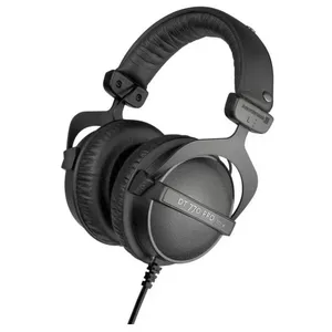 Studijas austiņas Beyerdynamic DT 770 PRO 32 Ω — slēgtas apkampa, 5–35000 Hz, 96 dB, 3 m kabelis, zeltīti 3.5/6.35 mm adapteri
